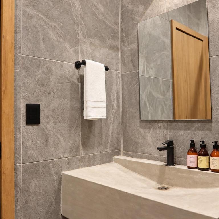 Sweven Hotel Boutique - Suite avec Terrasse - 12
