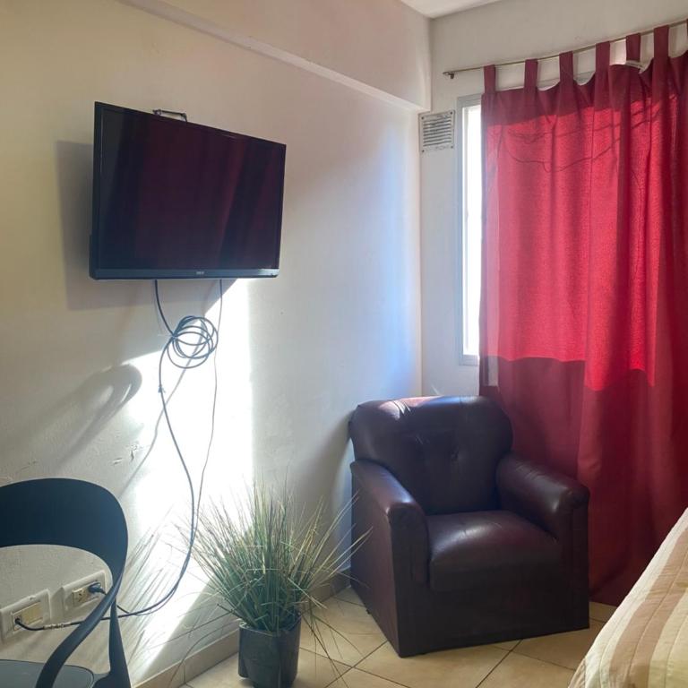 Celeste y Blanco - One-Bedroom Apartment - 2