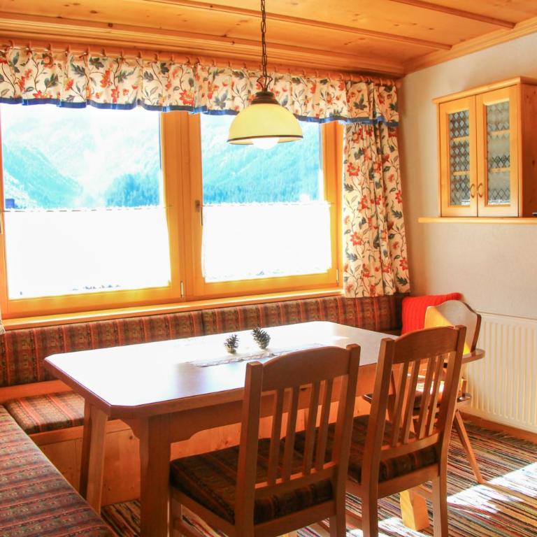 Apartment Bleisch - Apartment mit 3 Schlafzimmern und Balkon - 8