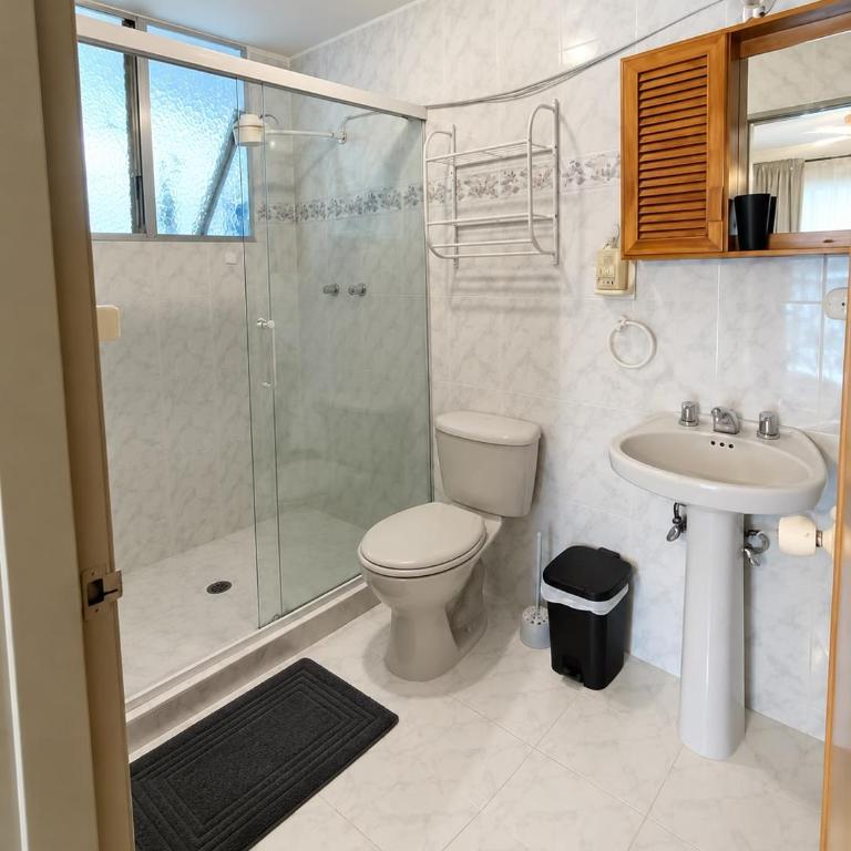 Casa Clásica con balcón, Centro Medellín, Casa Villa - Apartamento de 3 dormitorios - 7