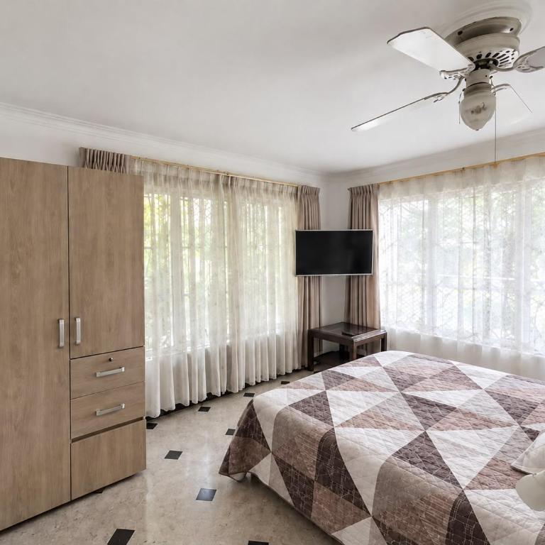 Casa Clásica con balcón, Centro Medellín, Casa Villa - Apartamento de 3 dormitorios - 15