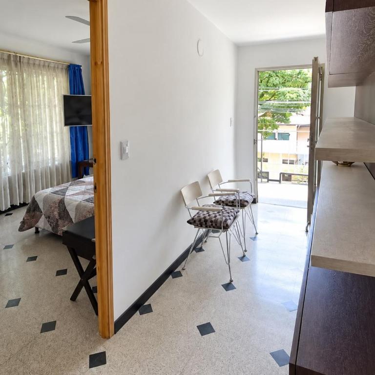 Casa Clásica con balcón, Centro Medellín, Casa Villa - Apartamento de 3 dormitorios - 4
