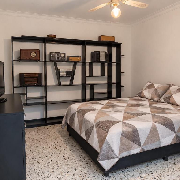 Casa Clásica con balcón, Centro Medellín, Casa Villa - Apartamento de 3 dormitorios - 14