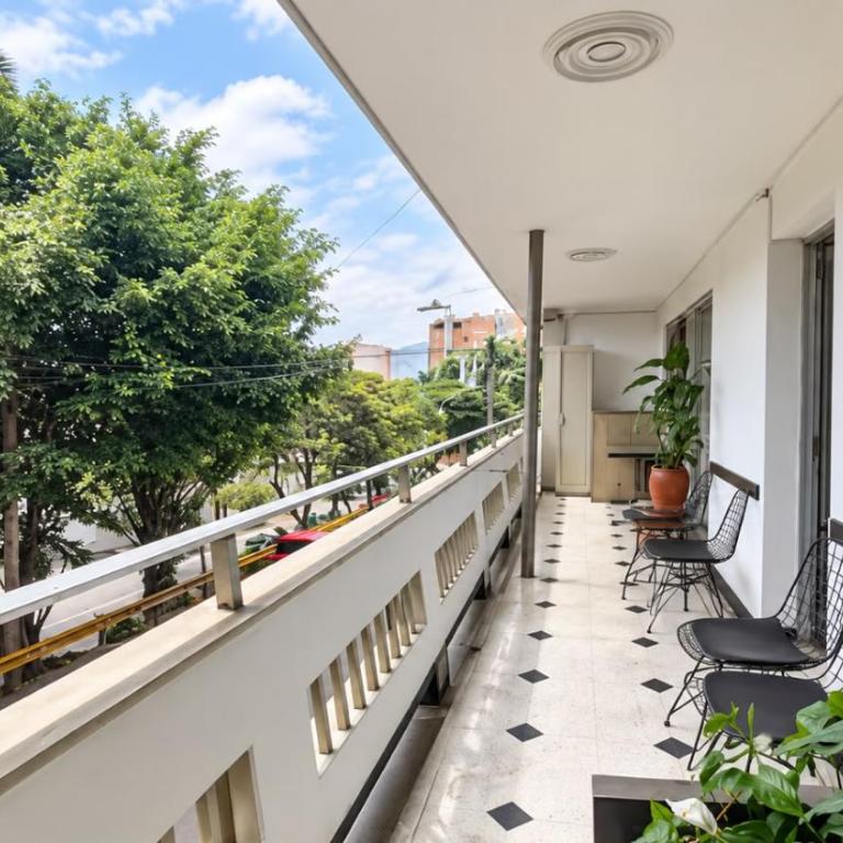 Casa Clásica con balcón, Centro Medellín, Casa Villa - Apartamento de 3 dormitorios - 1