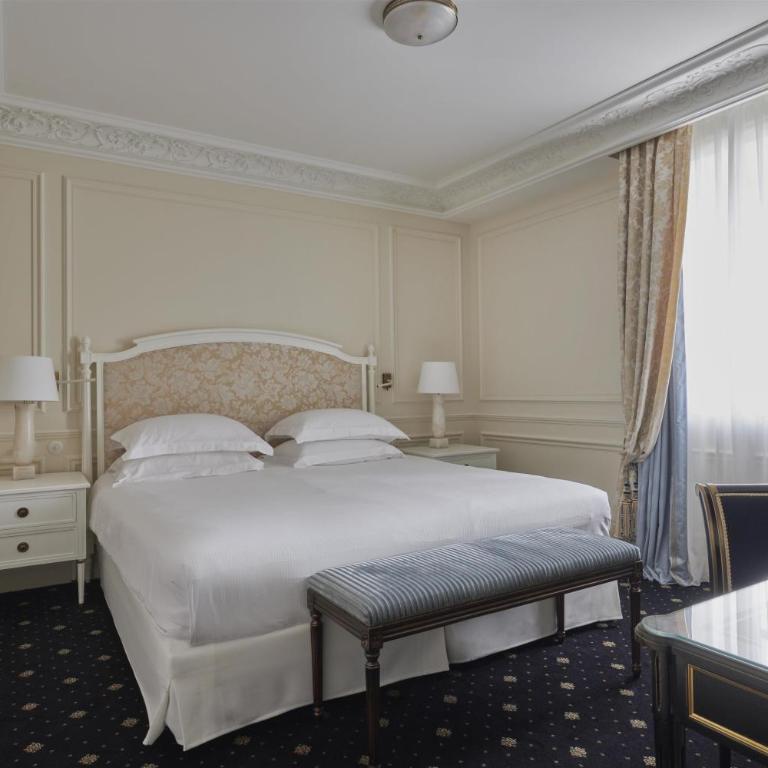 Hôtel du Palais Biarritz, in The Unbound Collection by Hyatt - Suite 2 Chambres Impériale - 5
