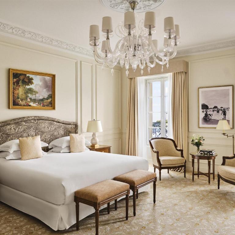 Hôtel du Palais Biarritz, in The Unbound Collection by Hyatt - Suite Junior avec Vue sur la Plage - 4