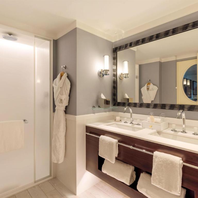 Hôtel du Palais Biarritz, in The Unbound Collection by Hyatt - Suite Junior Paquebot de Croisière - 5