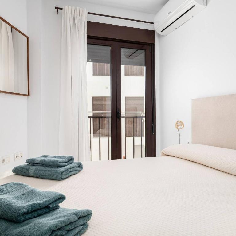 Moderno y Centrico a 5 min de la Playa - Two-Bedroom Apartment - 9