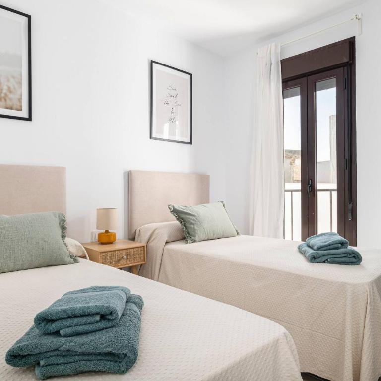 Moderno y Centrico a 5 min de la Playa - Two-Bedroom Apartment - 12