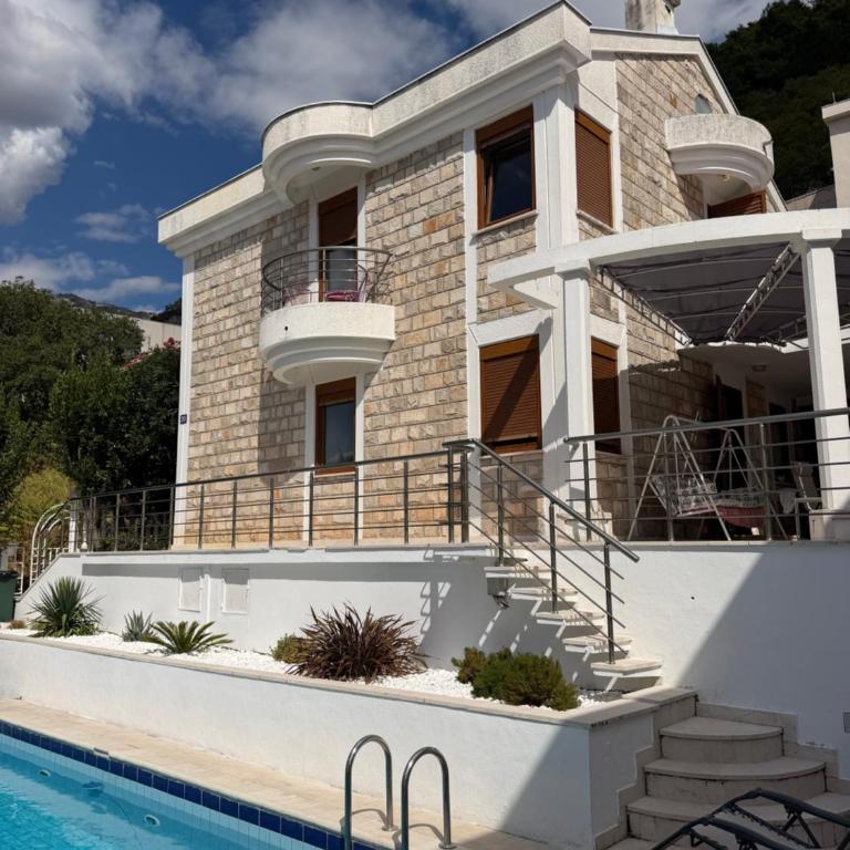 Adriatic Pool Villa Budva - Villa mit privatem Pool - 2