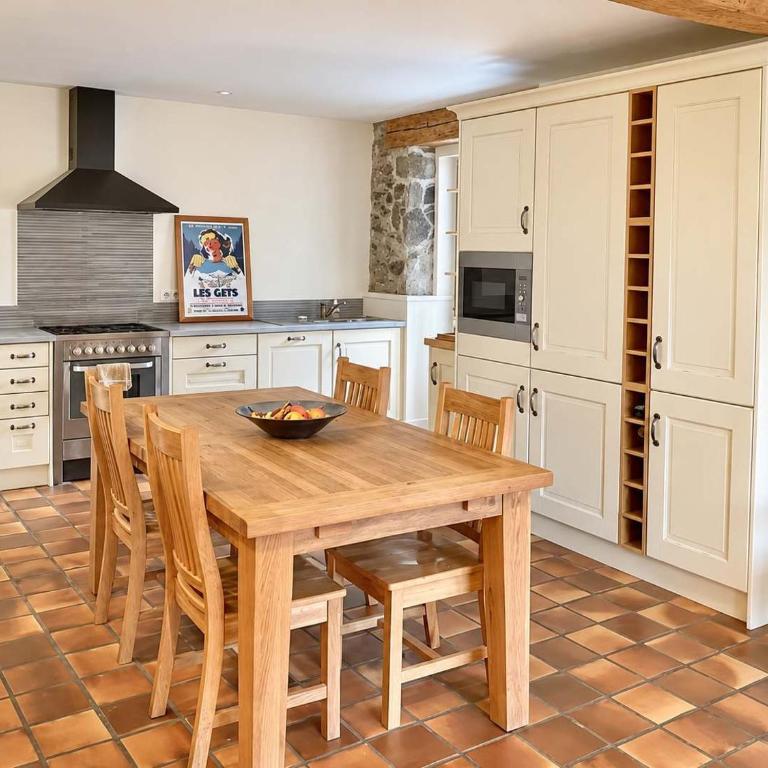 Beautiful Spacious chalet - Ideal for Families and Groups - Chalet - 12