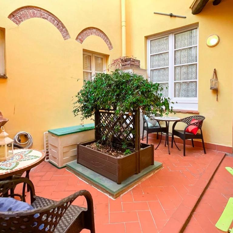 Corte Fiorita with Private Terrace in the Room - Appartamento con 2 Camere da Letto - 35