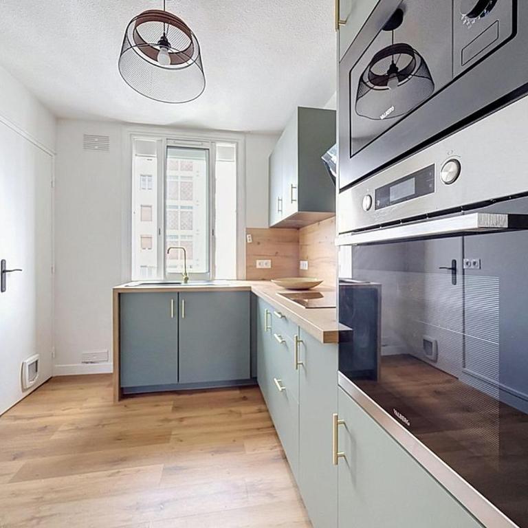 Appartement 102m2 rénové avec 3 chambres et balcons wifi - Apartment mit 1 Schlafzimmer - 3
