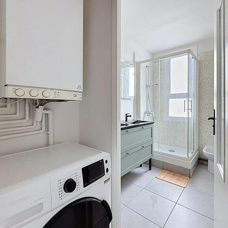 Appartement 102m2 rénové avec 3 chambres et balcons wifi - Apartment mit 1 Schlafzimmer - 11