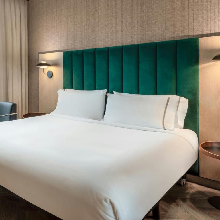 AC Hotel Bologna by Marriott - Camera Queen Standard - 5