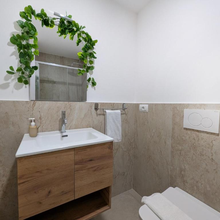 8 Bedrooms & 8 Bathrooms - Milan Certosa - Apartamento - 32
