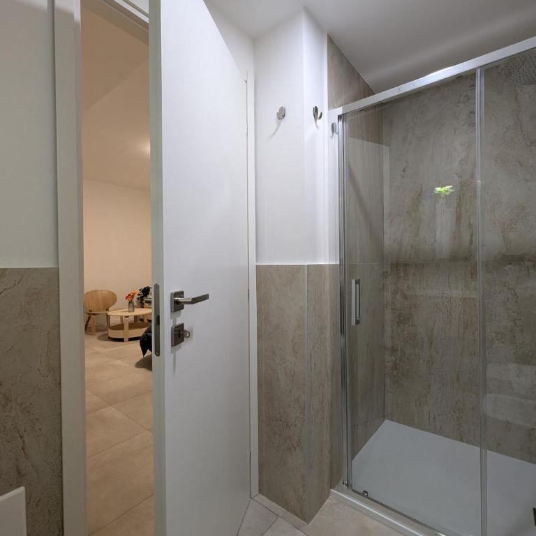 8 Bedrooms & 8 Bathrooms - Milan Certosa - Apartamento - 34