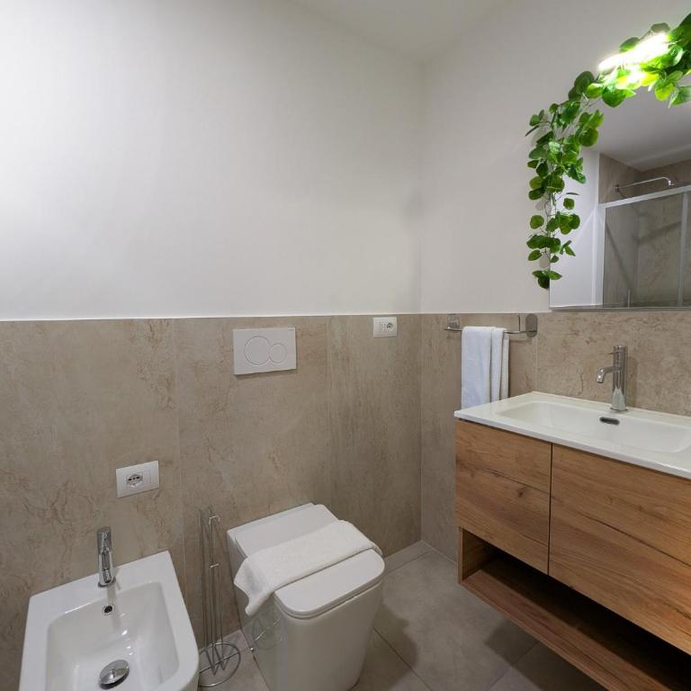 8 Bedrooms & 8 Bathrooms - Milan Certosa - Apartamento - 46