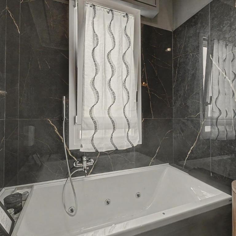 Casa Simone - Appartamento Deluxe con 2 Camere da Letto e Balcone - 22