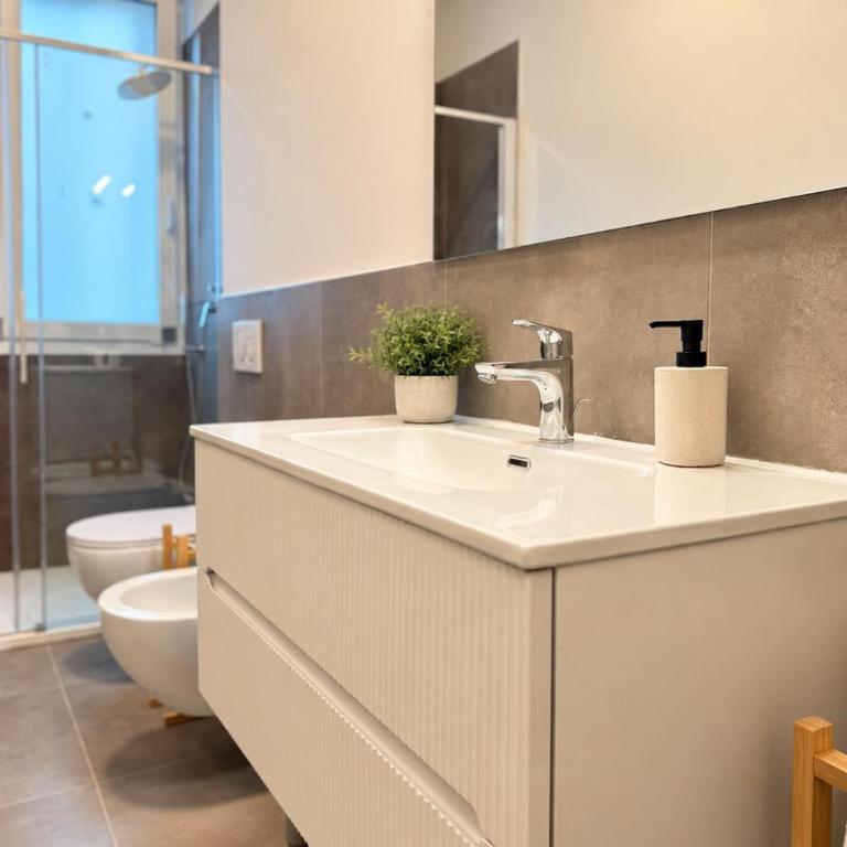 King Apartments Bologna 2 - Appartamento con 2 Camere da Letto - 12