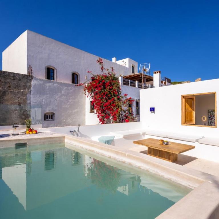 Encanto, casco histórico y pequeña piscina privada - Apartamento de 2 dormitorios con piscina privada - 1