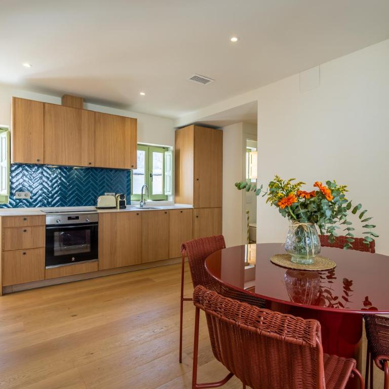 Encanto, casco histórico y pequeña piscina privada - Apartamento de 2 dormitorios con piscina privada - 17