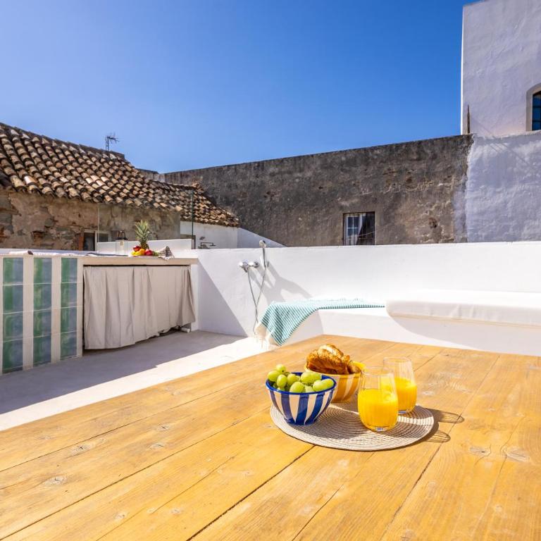 Encanto, casco histórico y pequeña piscina privada - Apartamento de 2 dormitorios con piscina privada - 14