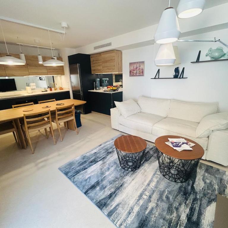 2-bedroom apartment pool parking private beach access - Apartamento de 2 dormitorios - 1