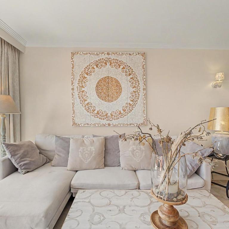 Luxurious Apartment Near the Beach - Two-Bedroom Deluxe Apartment with Ocean View - 9