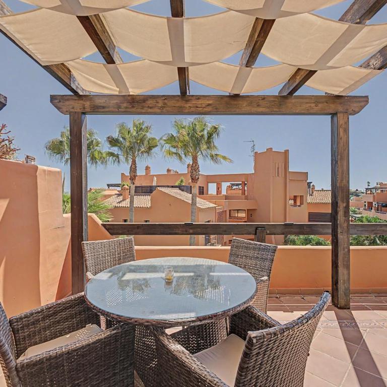 Luxurious Apartment Near the Beach - Two-Bedroom Deluxe Apartment with Ocean View - 7