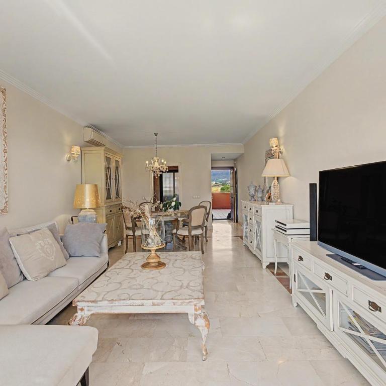 Luxurious Apartment Near the Beach - Two-Bedroom Deluxe Apartment with Ocean View - 22