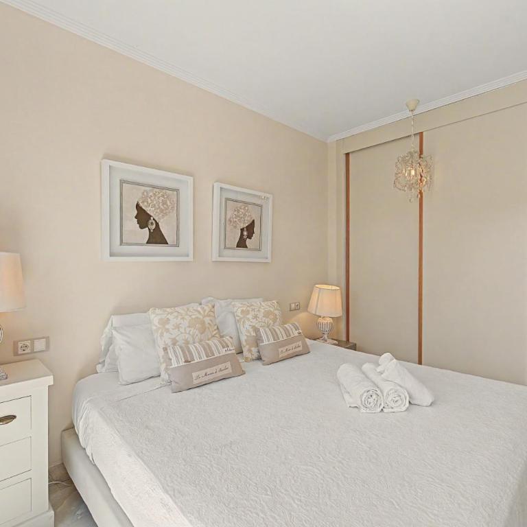 Luxurious Apartment Near the Beach - Two-Bedroom Deluxe Apartment with Ocean View - 17