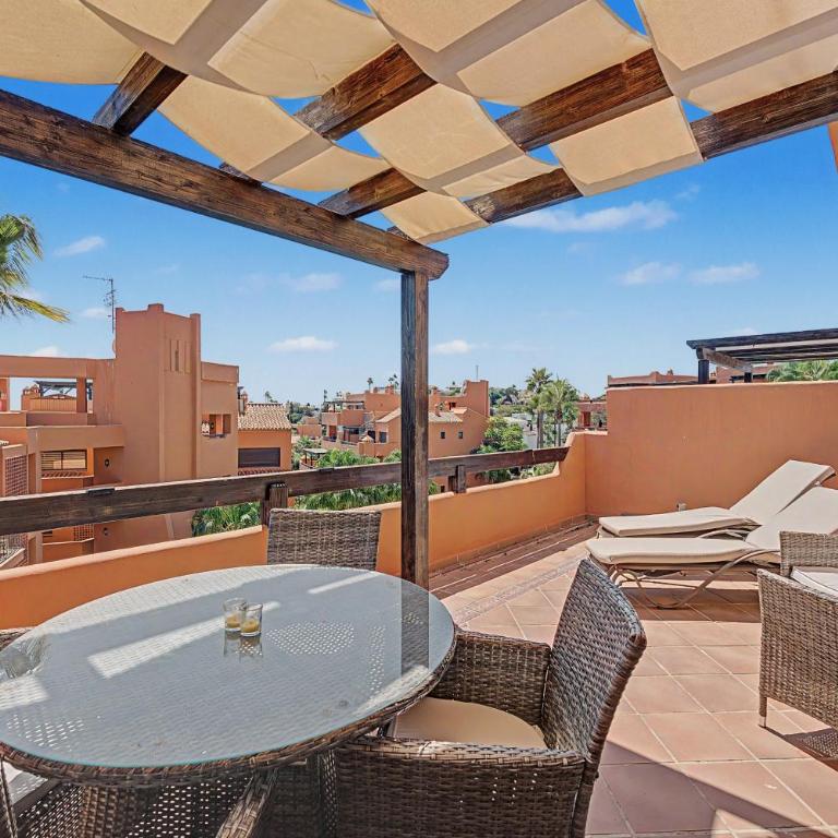 Luxurious Apartment Near the Beach - Two-Bedroom Deluxe Apartment with Ocean View - 6
