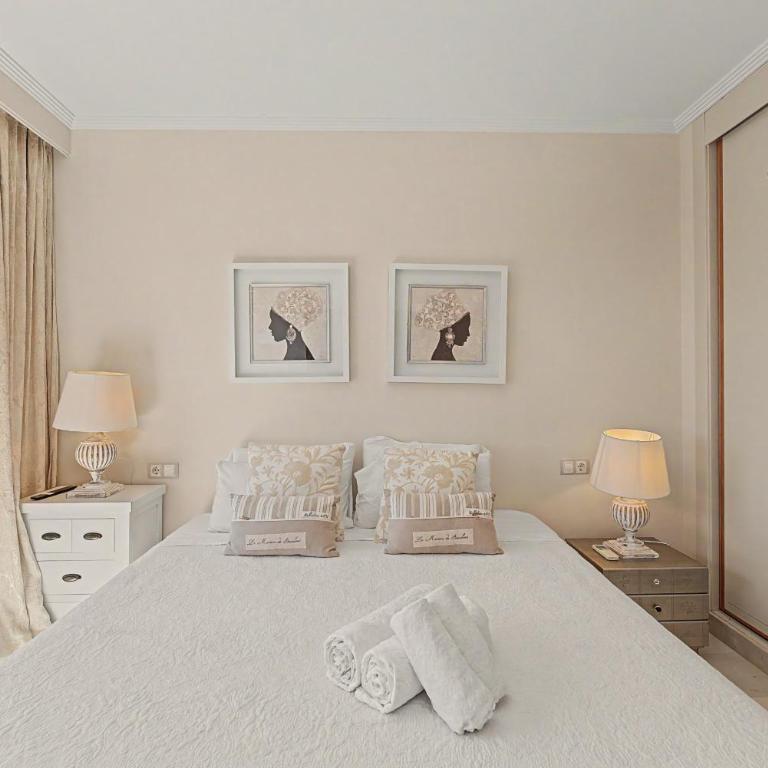 Luxurious Apartment Near the Beach - Two-Bedroom Deluxe Apartment with Ocean View - 16