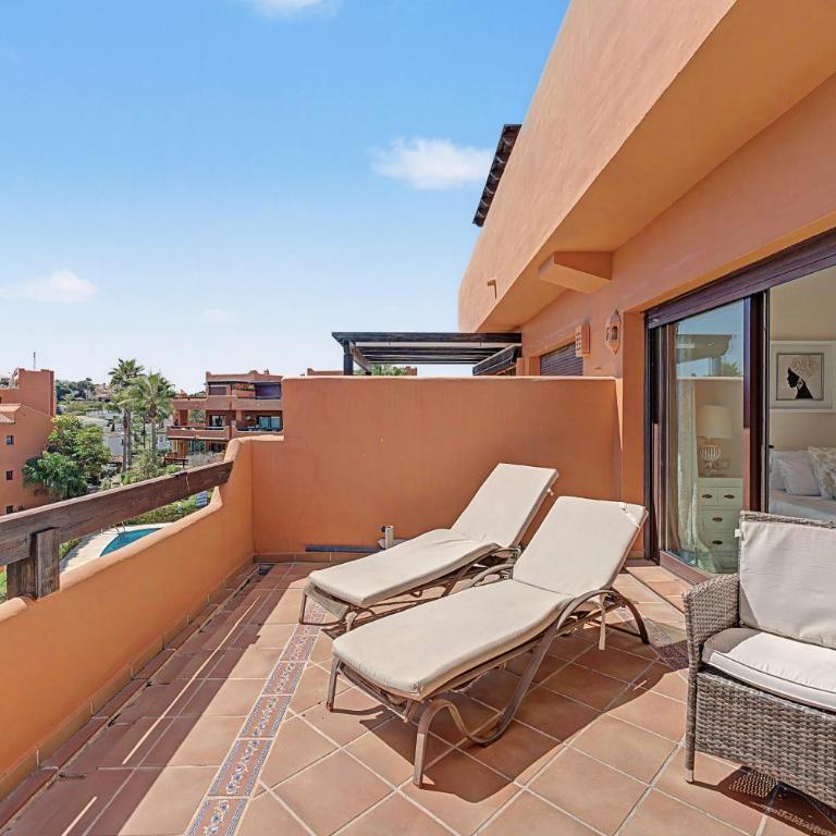 Luxurious Apartment Near the Beach - Two-Bedroom Deluxe Apartment with Ocean View - 24