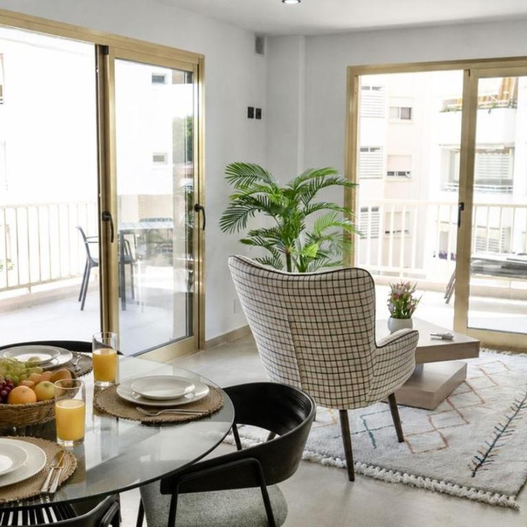 Fuengirola Gem - Sea Views - Walk to Everything - Apartamento de 2 dormitorios con balcón y vistas al mar - 8