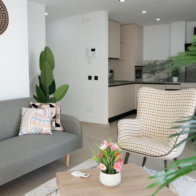 Fuengirola Gem - Sea Views - Walk to Everything - Apartamento de 2 dormitorios con balcón y vistas al mar - 7