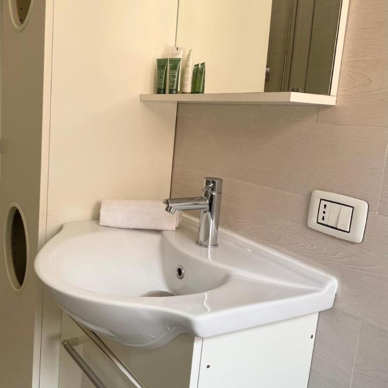 Cozy Vatican 19 - One-Bedroom Apartment - 9