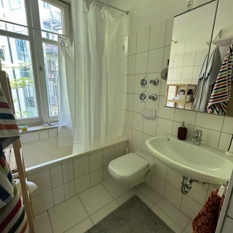 Beautiful apartment 3 bedrooms - Three-Bedroom Apartment - 4