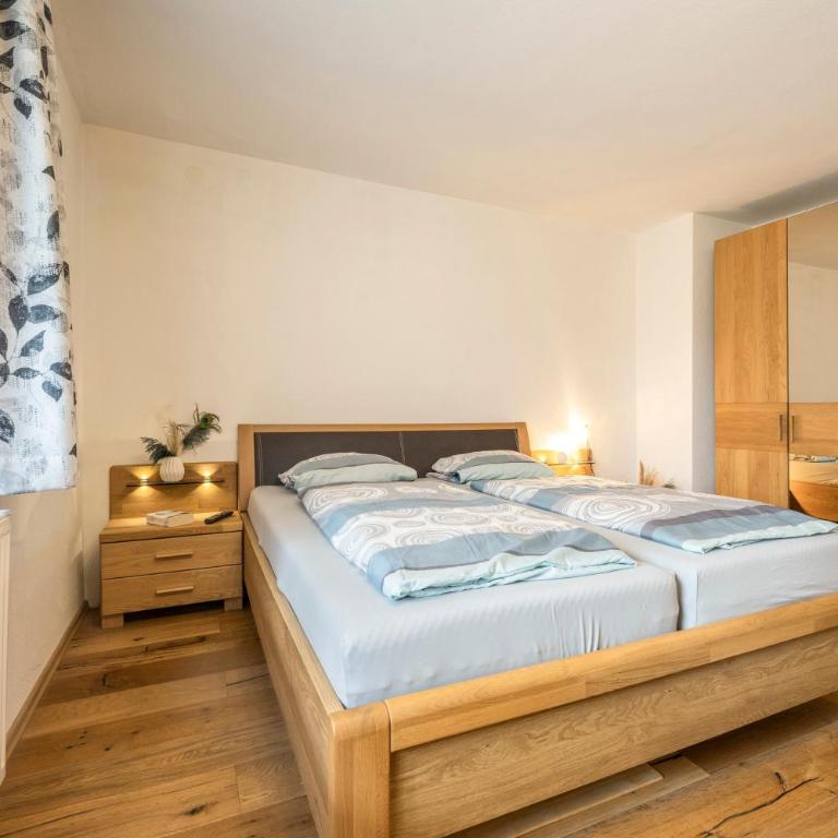 Haus Jenewein - Premium Apartment mit 3 Schlafzimmern und Balkon - 22