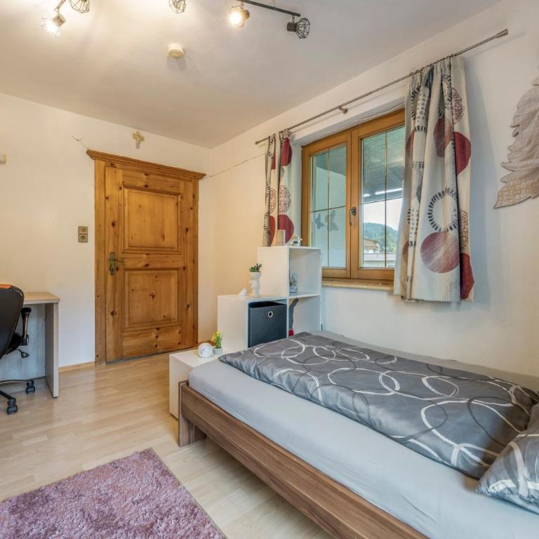 Haus Jenewein - Premium Apartment mit 3 Schlafzimmern und Balkon - 35