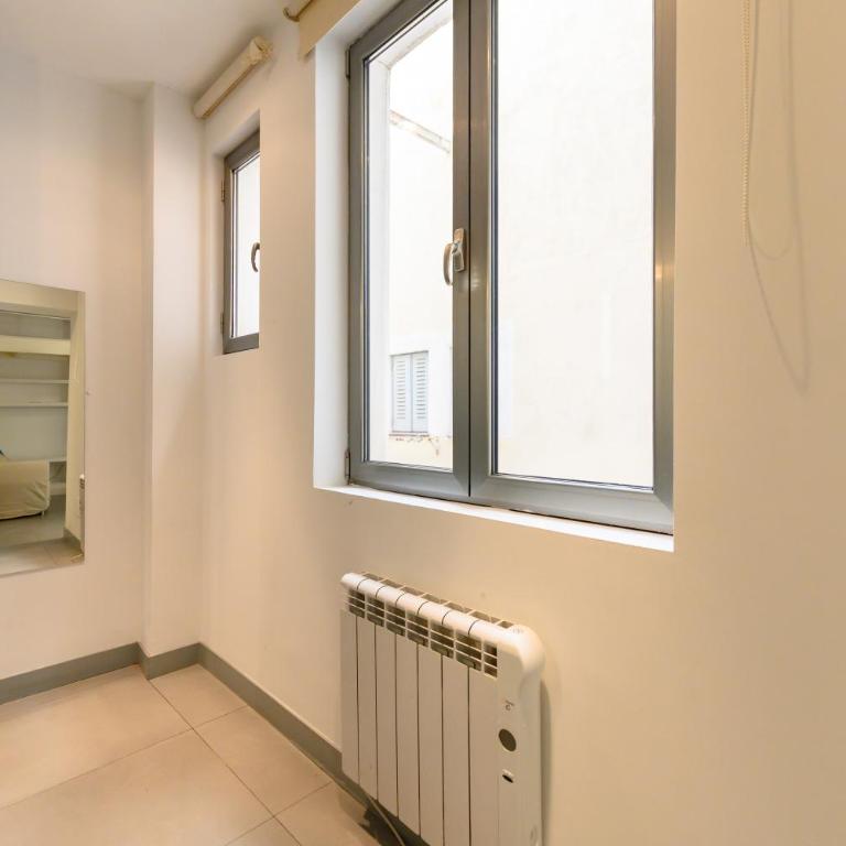 ESA121ID - Amplio Dúplex de 3 dormitorios en el Centro de Madrid - Alquiler temporal - Appartement 3 Chambres - 26