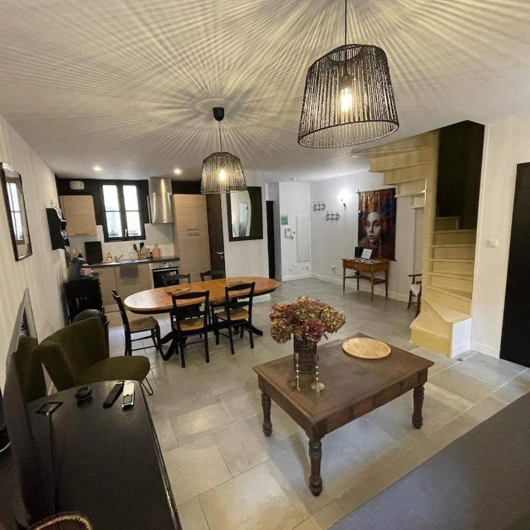 TRES CONFORTABLE DUPLEX au COEUR DE PEZENAS - Appartement 1 Chambre - 33