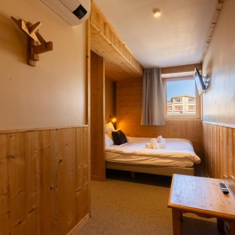 Hotel Le Sherpa - Chambre Familiale (4 Personnes) - 4