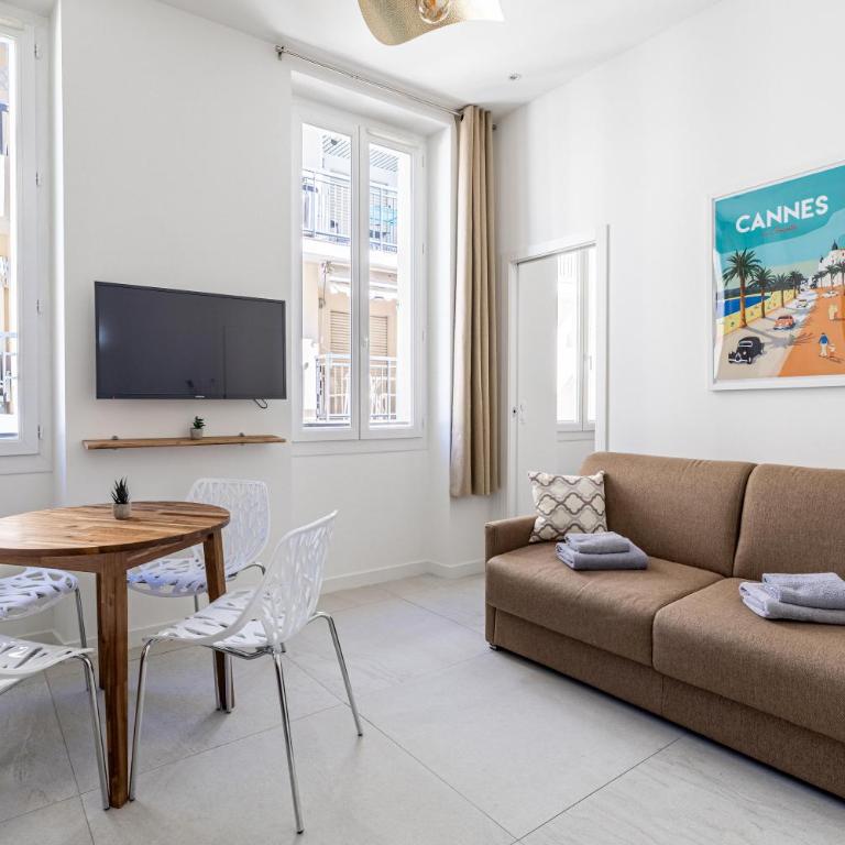 MERO CROIS - 1-bedroom apartment on foot to Palais and beaches - Appartement 1 Chambre Deluxe - Vue sur Ville - 9