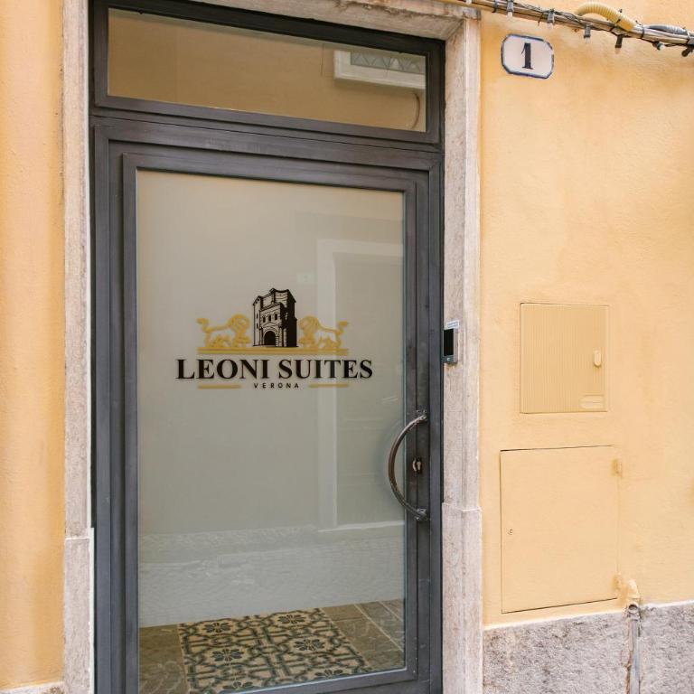 Leoni Suites - Camera Tripla Deluxe - 11