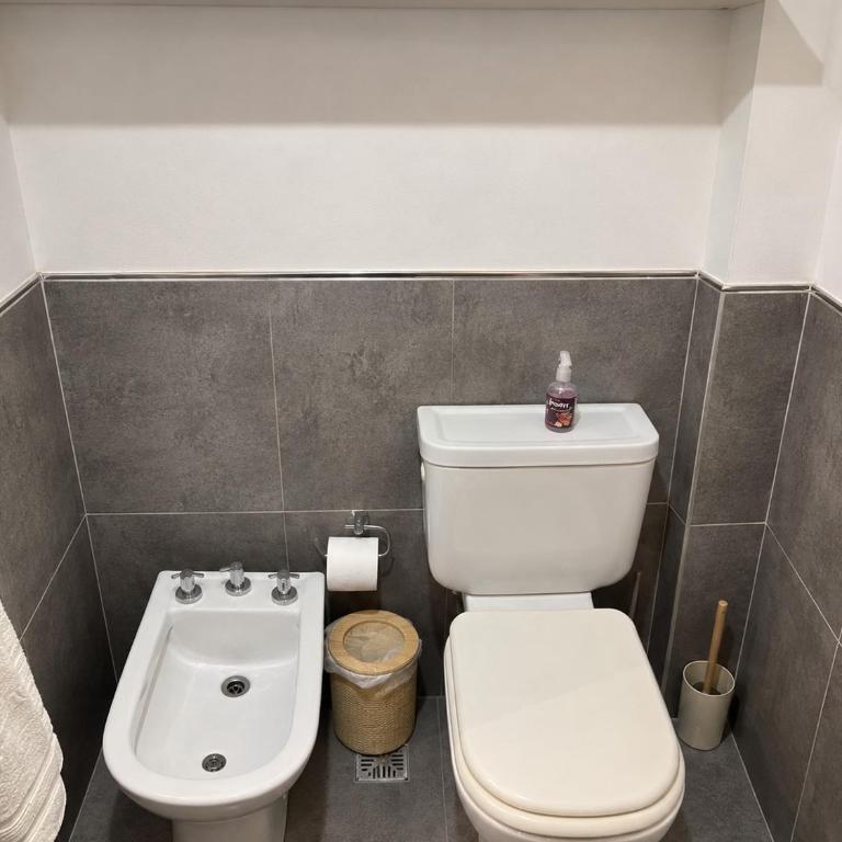 Acogedor depto en ubicación ideal -Cochera- By BUMEN - Apartamento Deluxe - 10