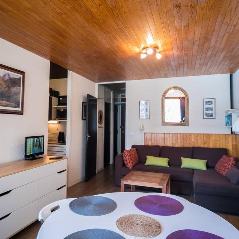 Studio Montagne à Vars, 4 couchages, centre station, à 30m des pistes - Appartement 1 Chambre - 14
