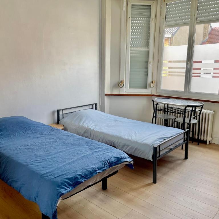 Grande chambre - fumeur - Chambre Double ou Lits Jumeaux - 11