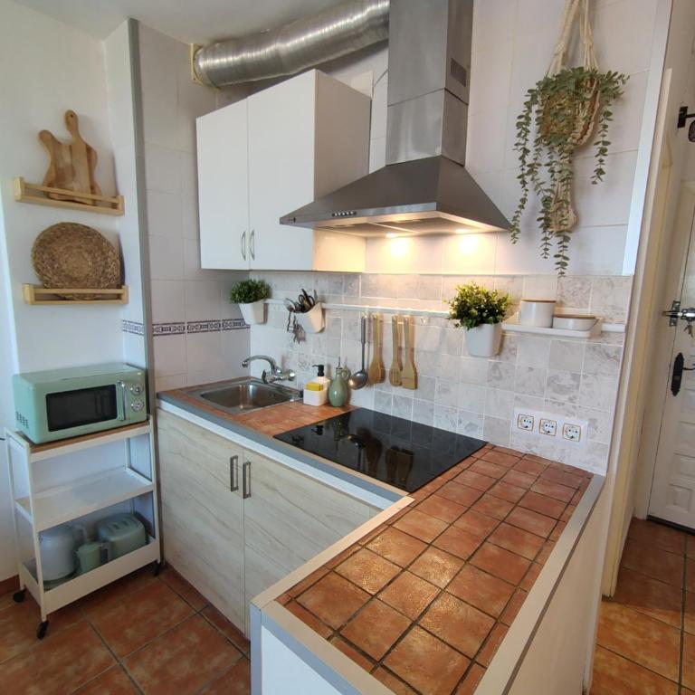 Cozy Studio in Heart of Nueva Andalucía - Pass the Keys - Apartamento Estudio - 4